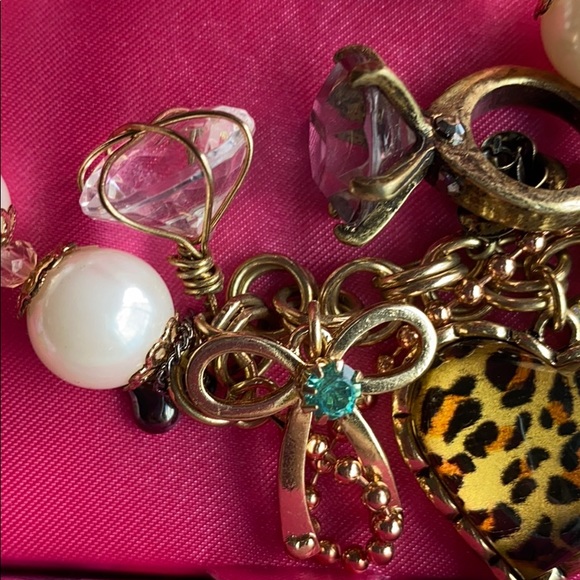 Brand new Betsey Johnson bracelet - Picture 3 of 8
